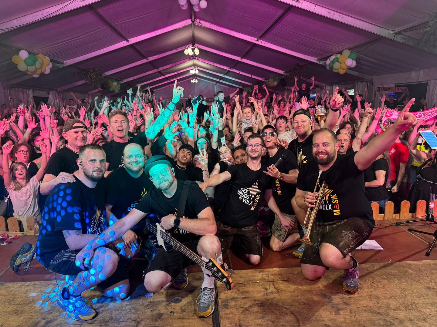 Krachleder live mit Crowd