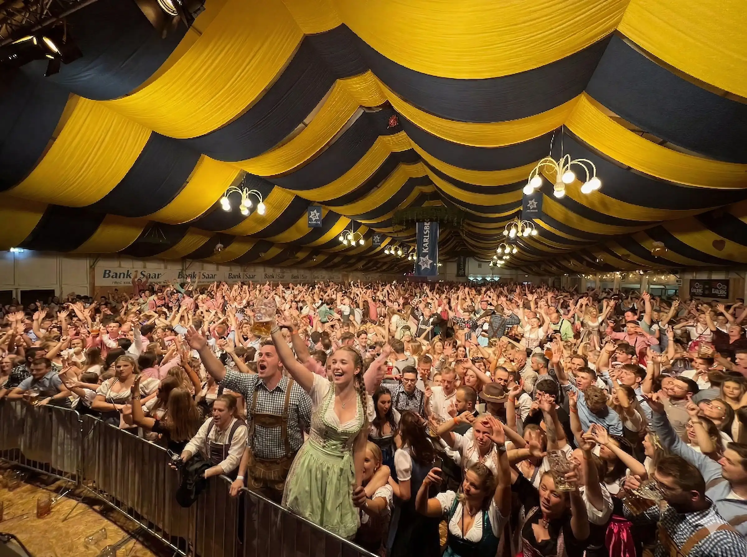 Partyband Krachleder live auf dem Oktoberfest in Homburg